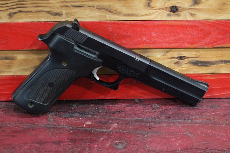 Smith & Wesson 422 Pistol .22 LR 6 Inch Barrel 10 Rounds