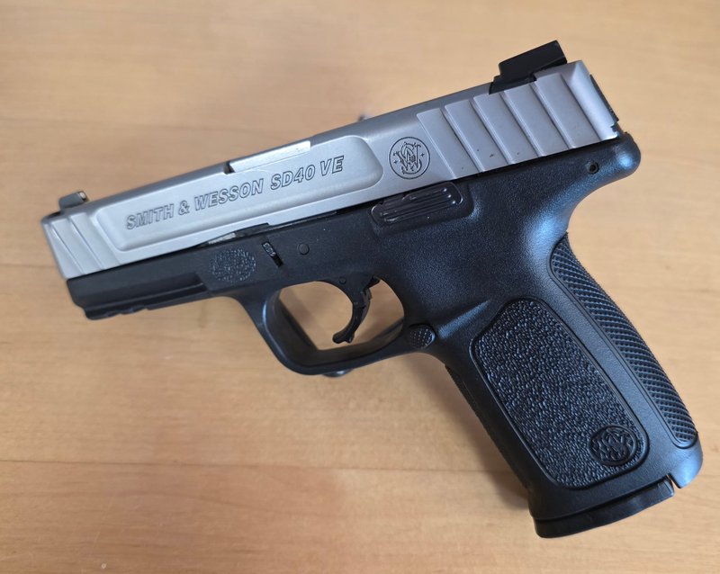 Smith & Wesson SD40VE Semi-Auto Pistol .40 S&W Stainless & Black Finish