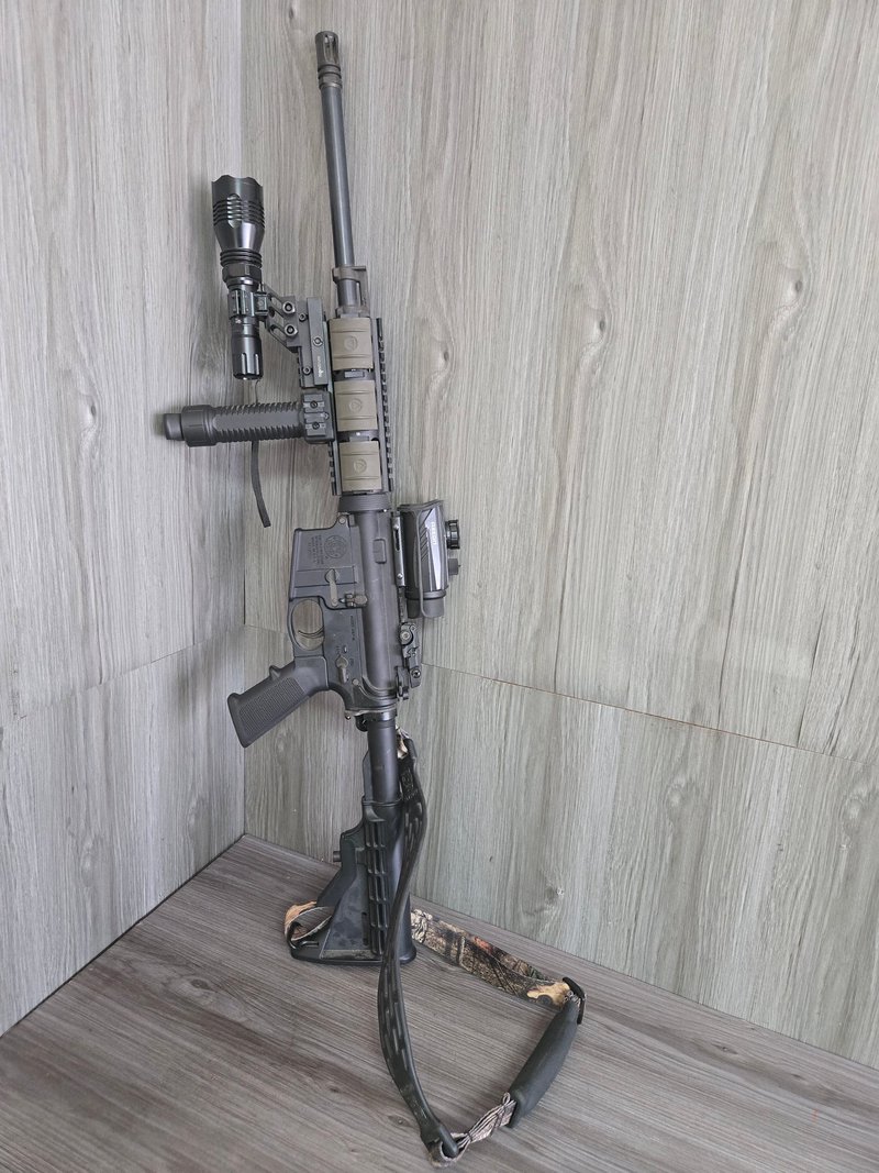 Smith & Wesson M&P-15 AR-15 Rifle 5.56 NATO 16in Black