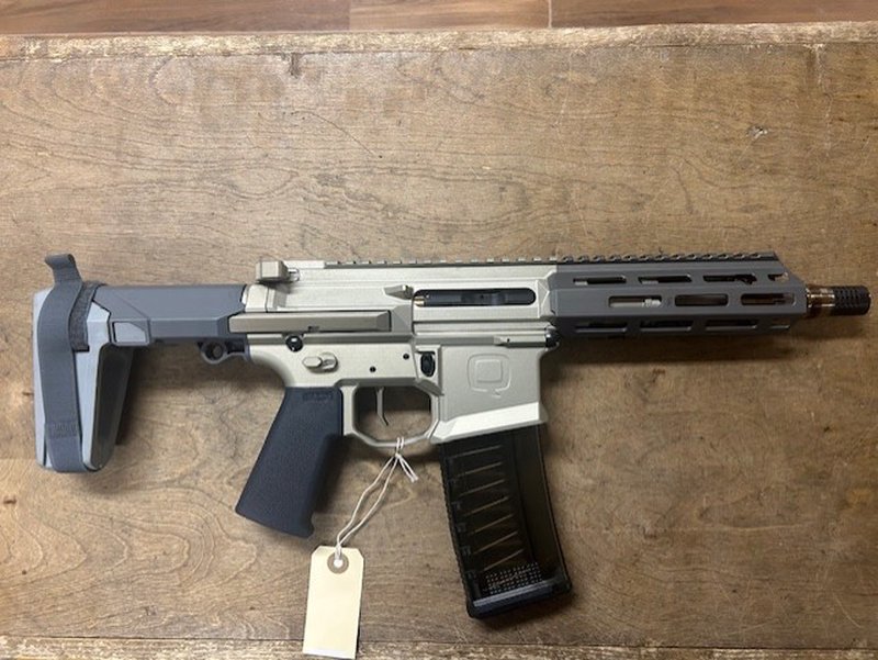 Q Honey Badger .300 Blackout AR-Style Pistol 7-Inch Barrel 30-Round Magazine FDE