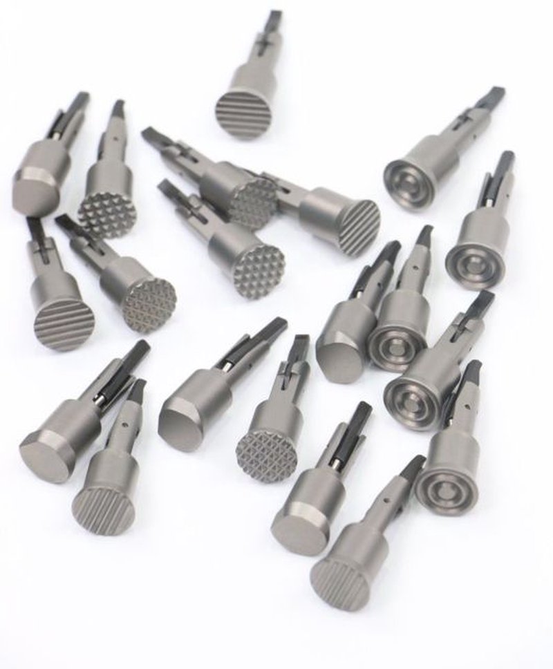 V Seven Ultra-Light Forward Assist Vertical Lines 7075 T6 Aluminum NiB Matte Silver UL-FOR A-VERTNP3