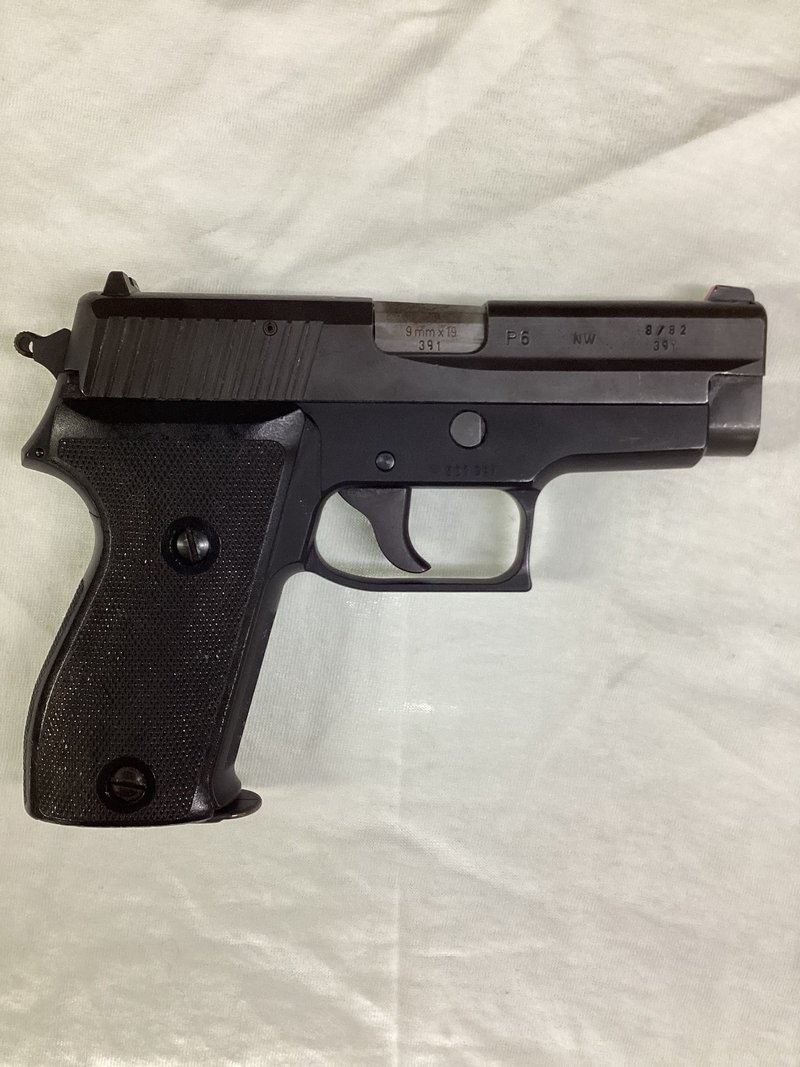 Sig Sauer P6 9mm Parabellum Semi-Auto Pistol 3.9 Inch Barrel Black Finish