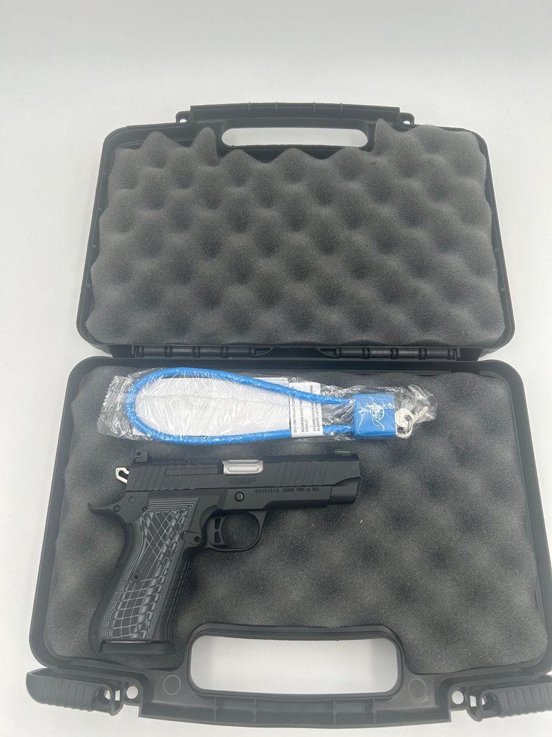 Kimber KDS9C Compact Carry-Size 9mm Pistol