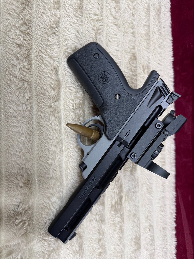 Smith & Wesson 22 A/1 Semi Auto .22 Cal 4in Barrel Black & Stainless